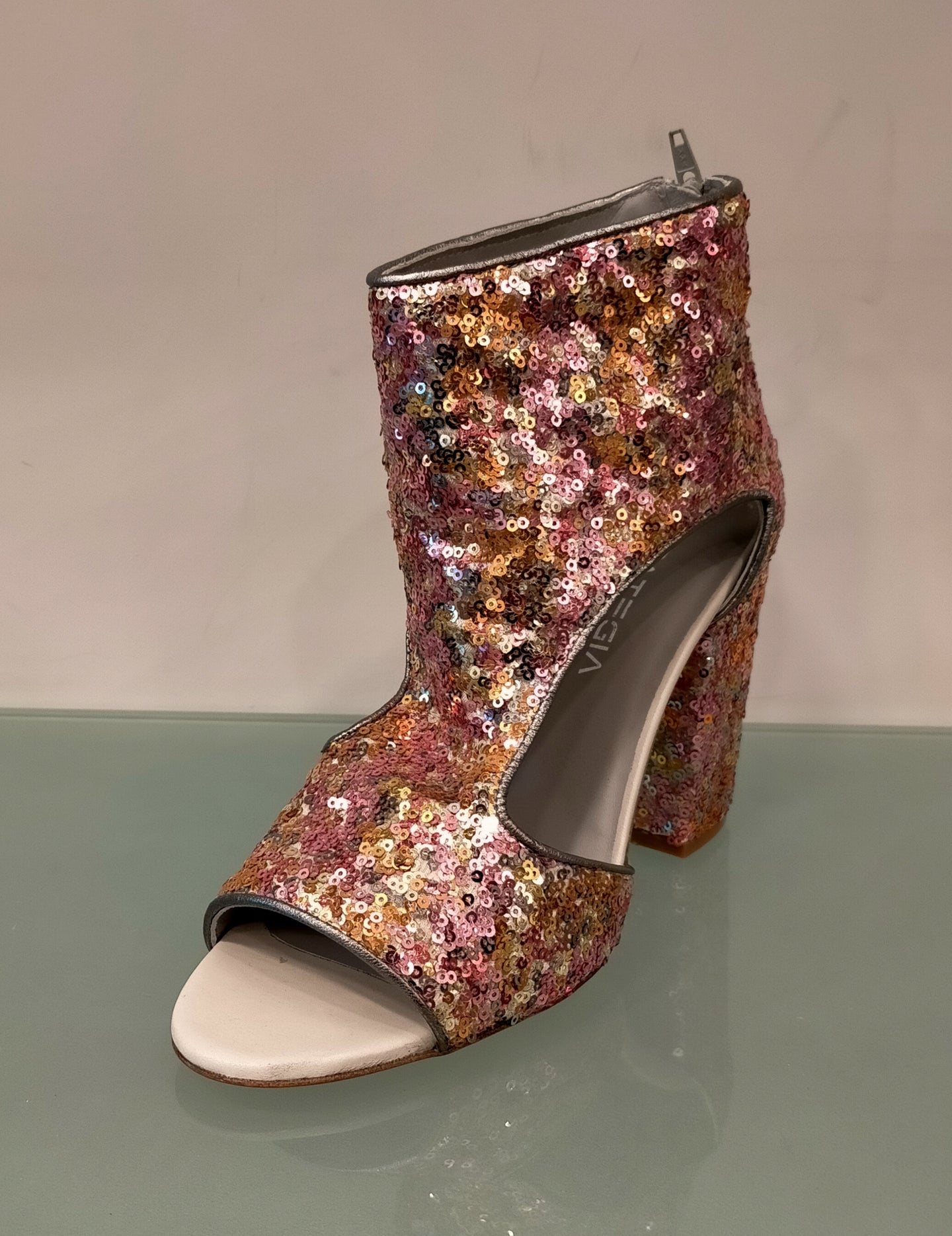 Stivaletti Strategia punta aperta in paillettes multicolor